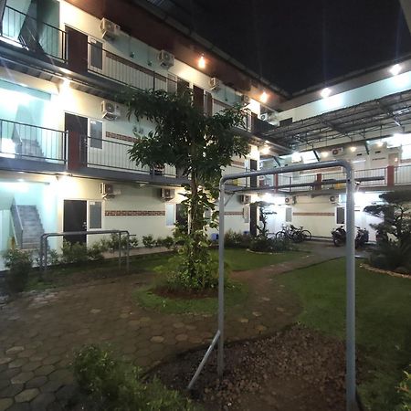 Puspiptek Residence Syariah Mitra Reddoorz Serpong Exteriér fotografie