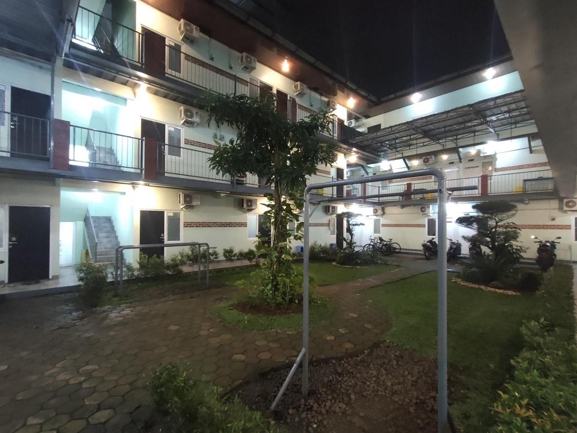 Puspiptek Residence Syariah Mitra Reddoorz Serpong Exteriér fotografie