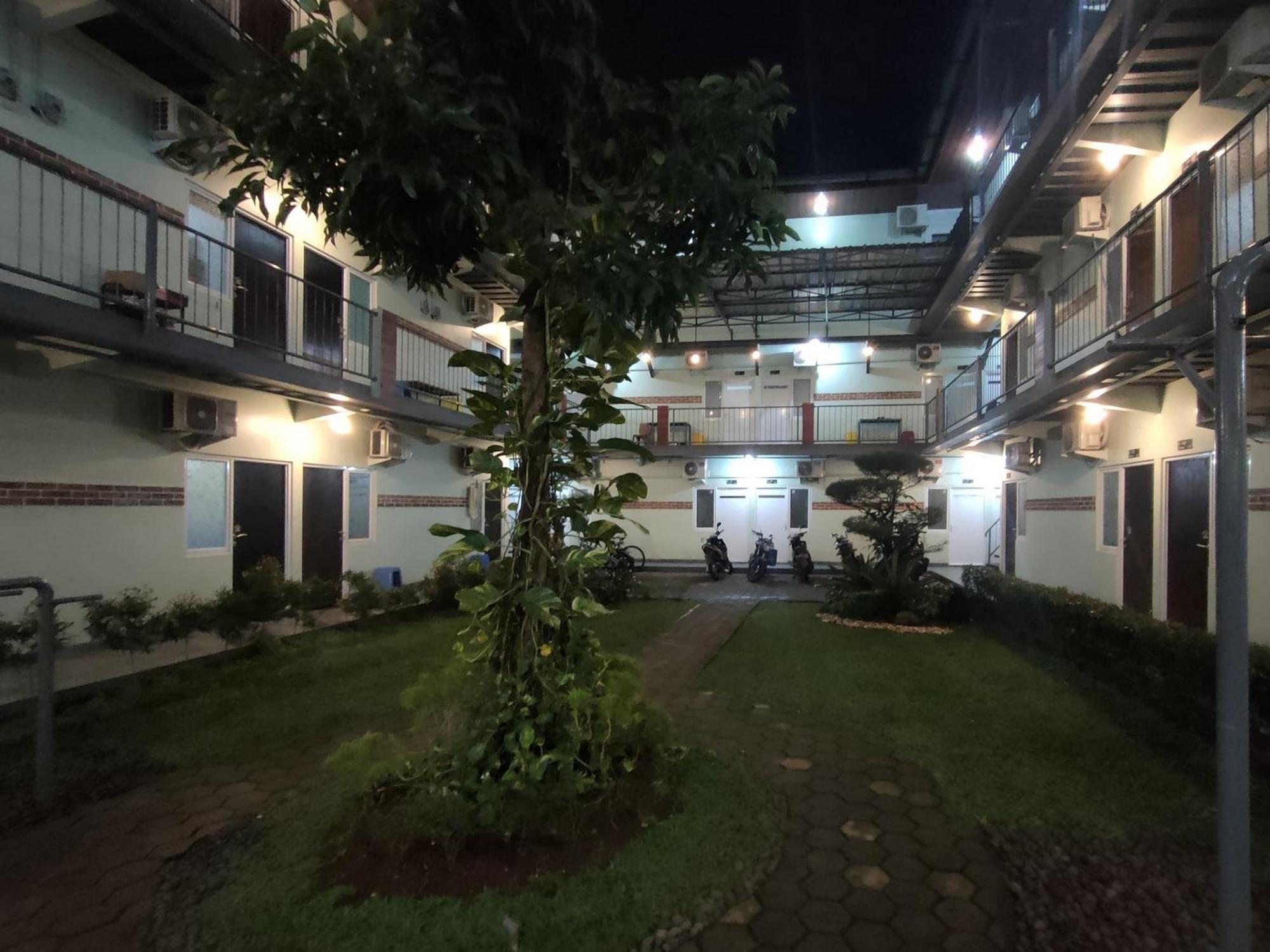 Puspiptek Residence Syariah Mitra Reddoorz Serpong Exteriér fotografie